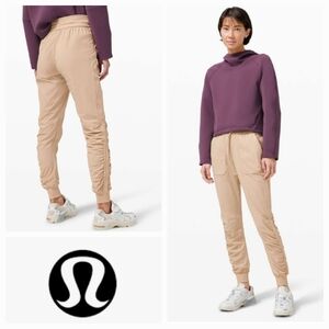 LULULEMON Beyond The Studio Jogger  Pant Cafe Au Lait Size 8
